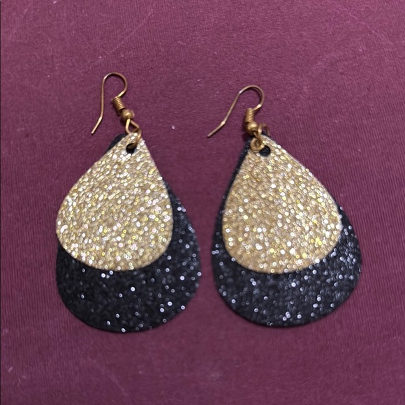 Elegant Gold and Black Teardrop Earrings - Picture 1 of 2